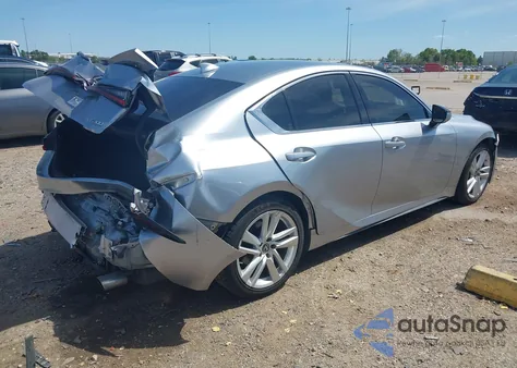 2021 Lexus Is 300 z USA, uszkodzony, nr VIN JTHAA1D27M5110795